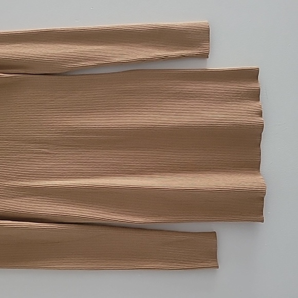 Lovers +Friends tan high neck long sleeve sweater dress size M - Picture 2 of 7